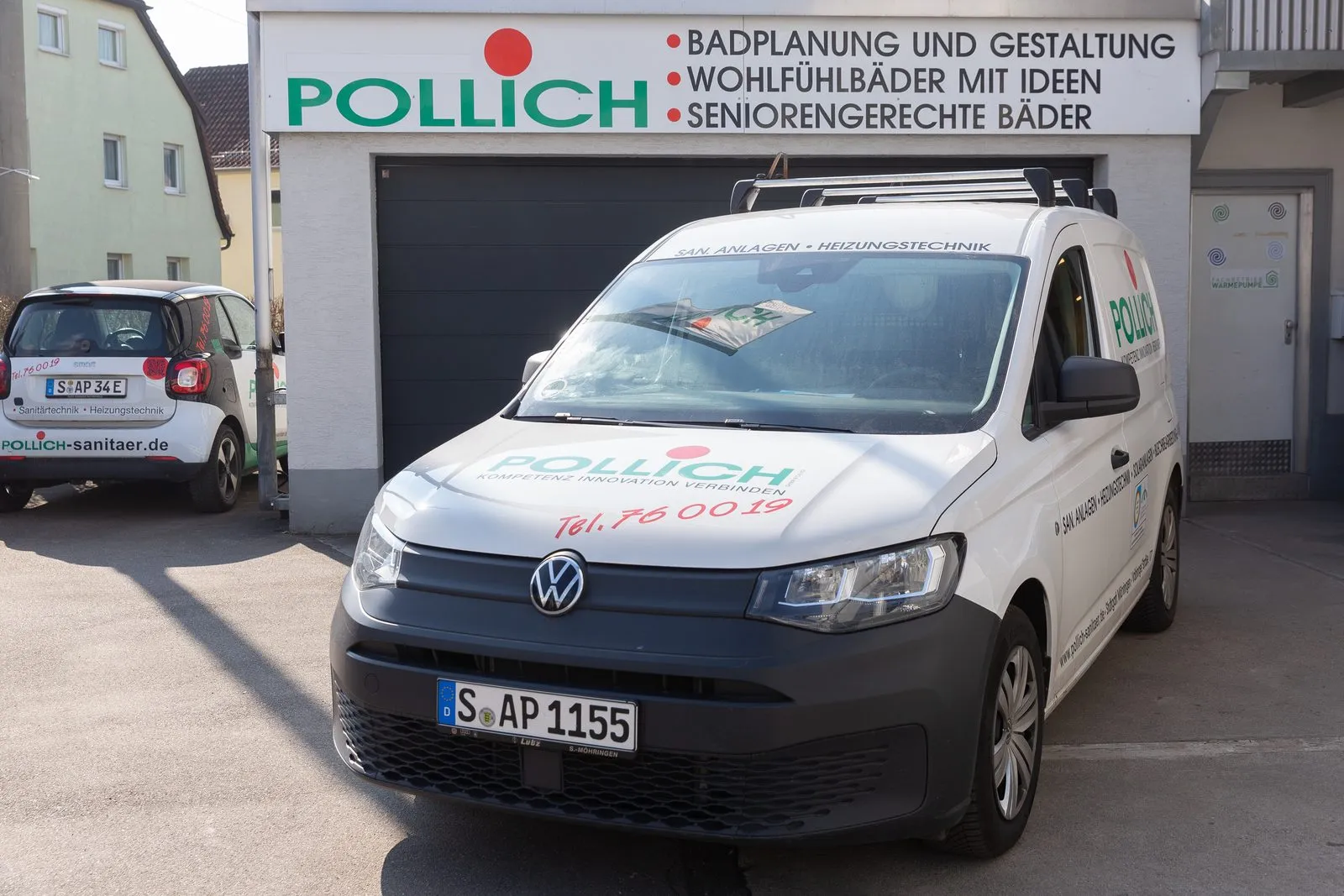 Firmengebäude von Pollich in Stuttgart-Möhringen mit Servicefahrzeug